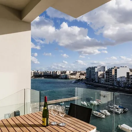 Splendid Seaside Retreat On Spinola Bay Апартаменты *