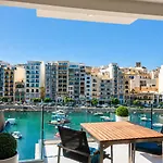 Splendid Seaside Retreat On Spinola Bay *