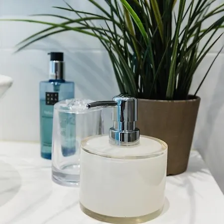 Splendid Seaside Retreat On Spinola Bay شقة *