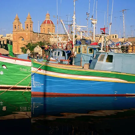 아파트 Splendid Seaside Retreat On Spinola Bay *