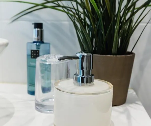 Splendid Seaside Retreat On Spinola Bay Daire *