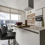 Splendid Seaside Retreat On Spinola Bay Apartment *
